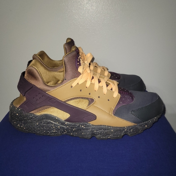 Air Huarache Premium 'Elemental Gold' - Picture 5 of 7